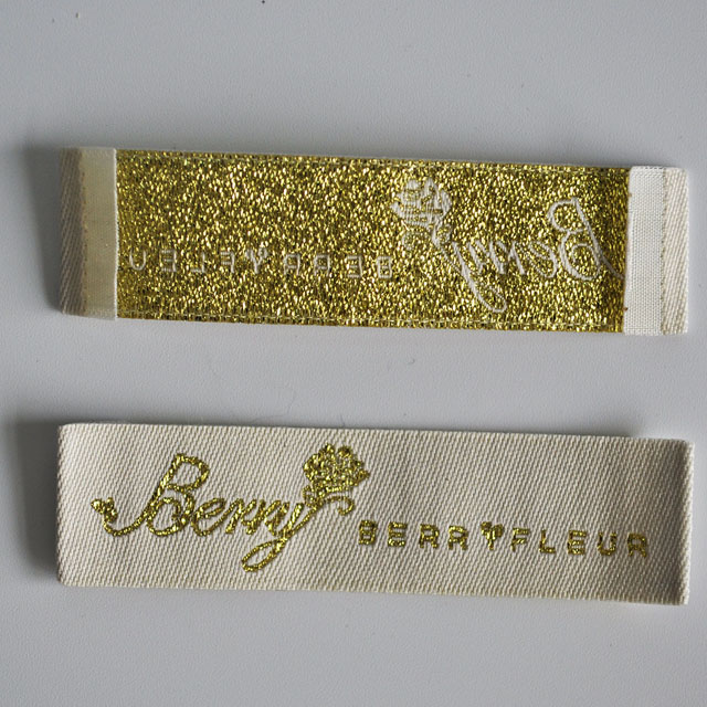  Golden thread woven label for garment QD-WL-0015